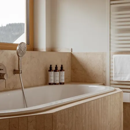 Hotel Auerhahn 4*
