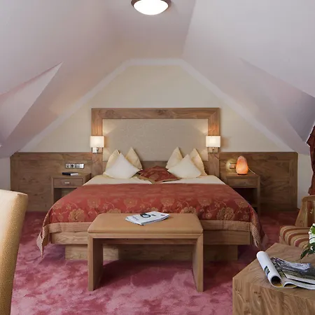 Auerhahn Hotel 4*