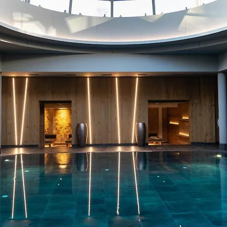 Auerhahn Hotel 4*